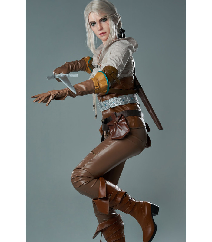 Stylish Game Lady Ciris Outfit & Shoes - Elevate Your Look Today!