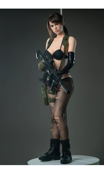 Game Lady Quiet's Outfit
