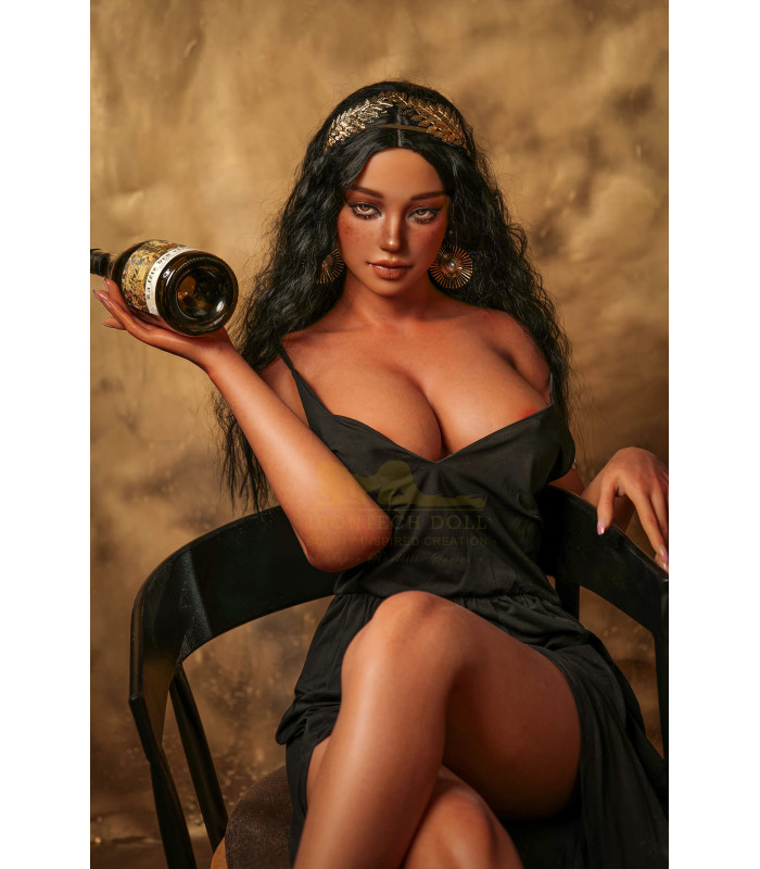 Irontech Full Silicone Doll Layla 166 cm - Individuell konfigurierbar